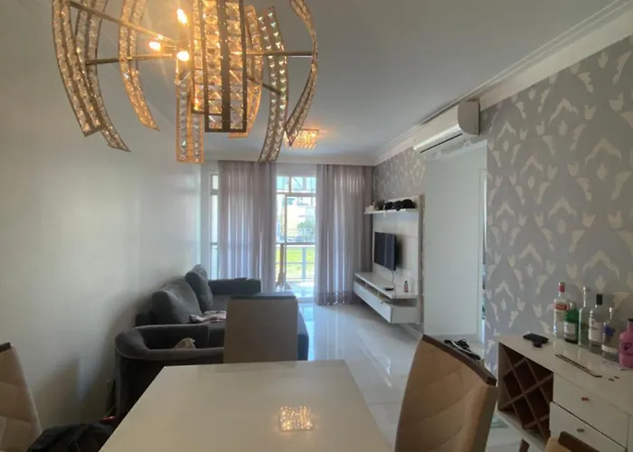 Apartamento Enorme Em Balneario Camboriu